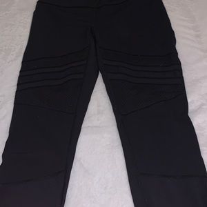 SIZE 8 LULULEMON LEGGINGS